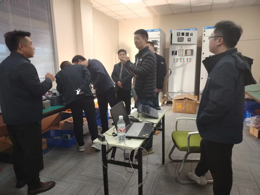 國網(wǎng)河南電科院技術專家蒞臨泰普科技開展技術交流_75d2bcabf90e83394a4294acaca89024.jpg